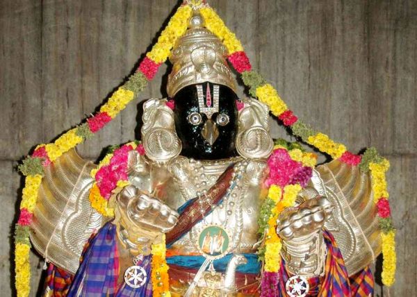  தாயாருடன் பெருமாள் 