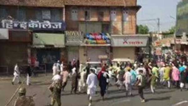 இருதரப்பினர் மோதல் 