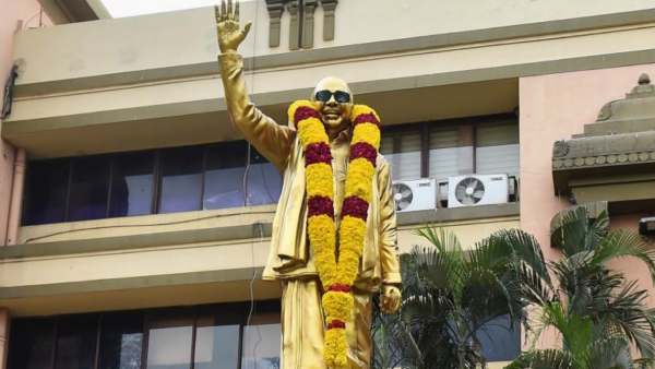 கோபாலபுரம் நோக்கி கோபாலபுரம் நோக்கி