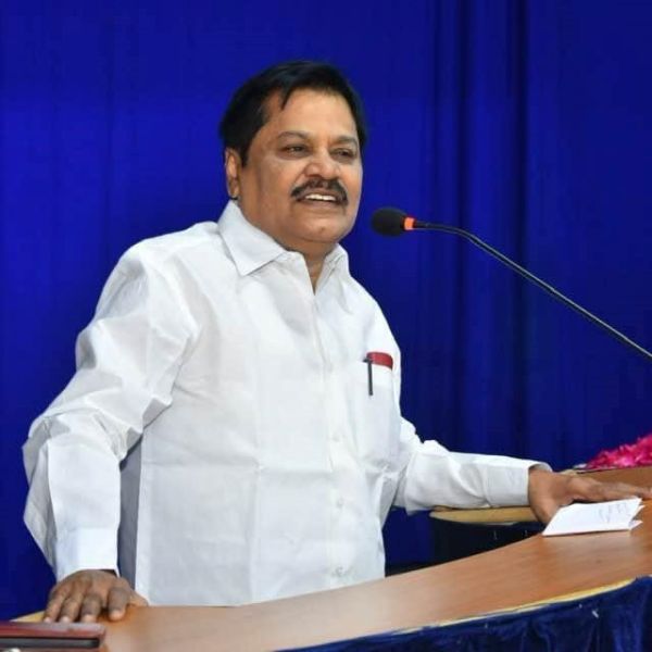 தேர்தல் களத்தில்.. தேர்தல் களத்தில்..