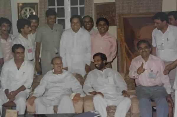 ஈழச் சிக்கல் முதல்வர் ஸ்டாலின் ஈழச் சிக்கல் முதல்வர் ஸ்டாலின்