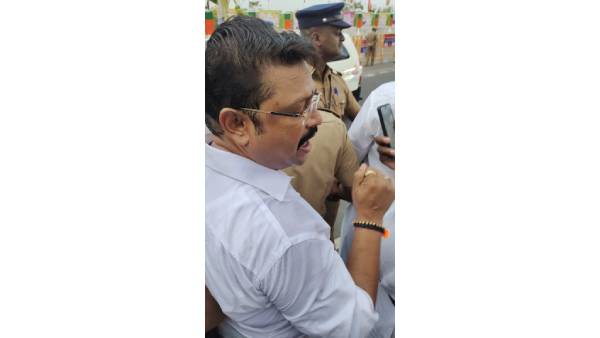 பெண் பத்திரிகையாரிடம் சீண்டல் 