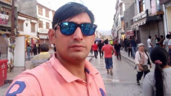 மனைவி, 7 வயது மகள் மனைவி, 7 வயது மகள்