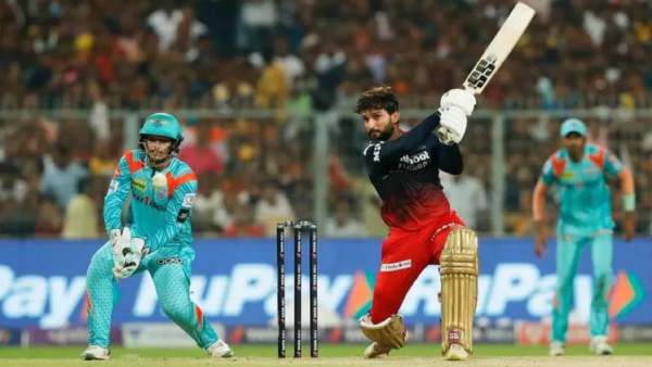  மாற்று வீரர் 