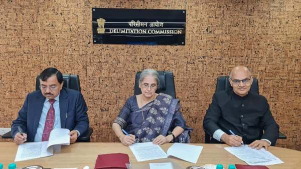 அறிக்கை சமர்ப்பிப்பு 