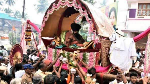 ஆதீனங்கள் ஒன்று கூடினர் 