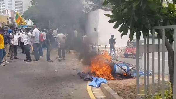 ராஜபக்சே கும்பல் வெறியாட்டம் 