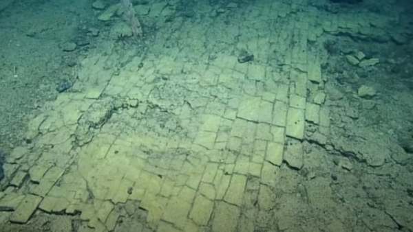  கடல் பாறைகள் 