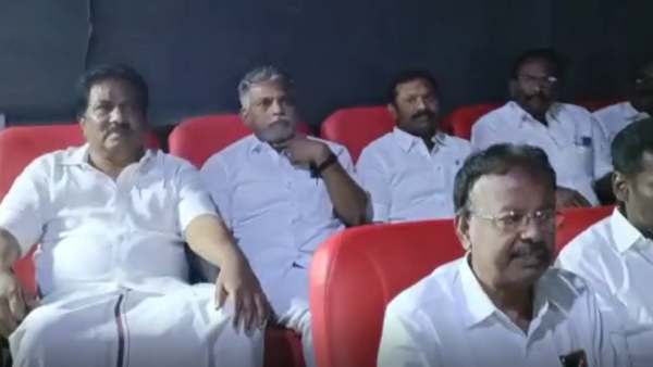 மொத்தமாக புக்கிங் 