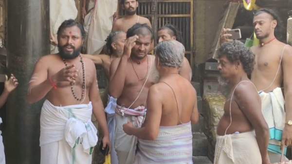 தீட்சிதர்கள்