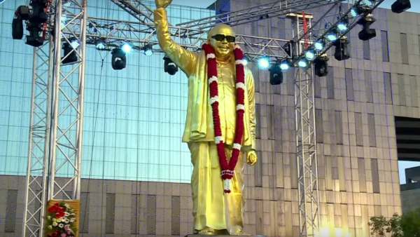 வெண்கல சிலை 