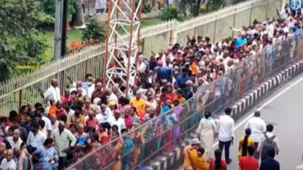 பக்தர்கள் வருகை அதிகரிப்பு 