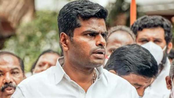 ஆட்டோவில் புறப்பட்ட அண்ணாமலை 