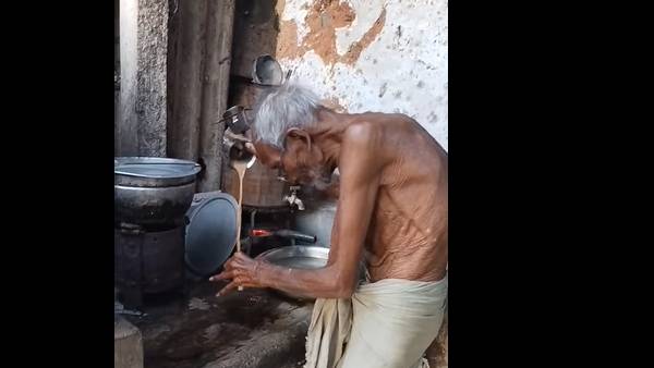 ஒற்றை பல் தாத்தாவின் டீக்கடை