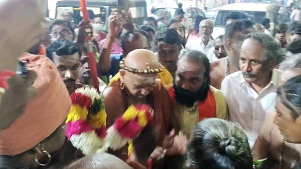  மதுரை ஆதீனத்துக்கு மரியாதை 