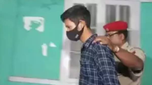 கைது கைது