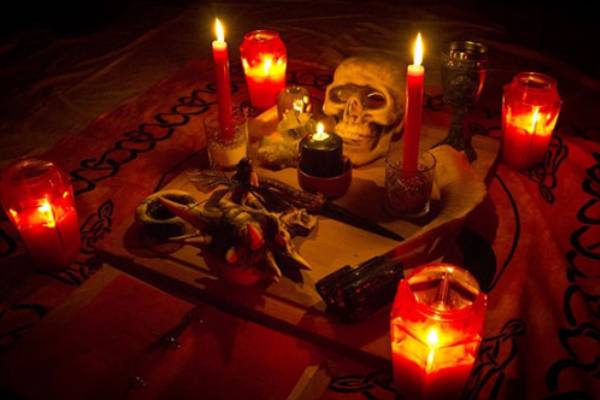 பேய் விரட்டிய மந்திரவாதி 