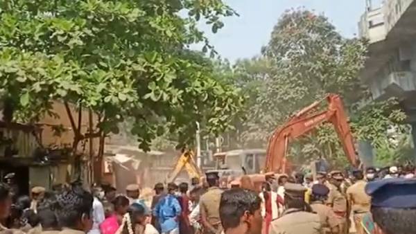 உயர்நீதிமன்ற உத்தரவு 