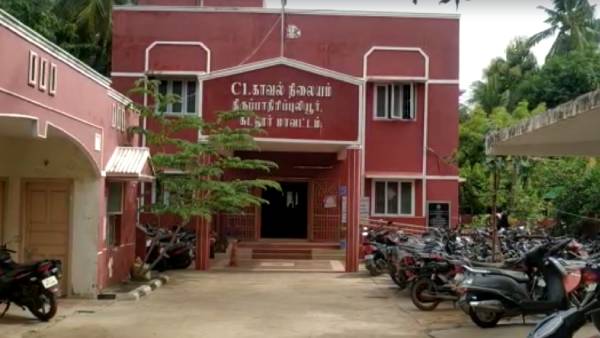 போலீசார் விசாரணை போலீசார் விசாரணை