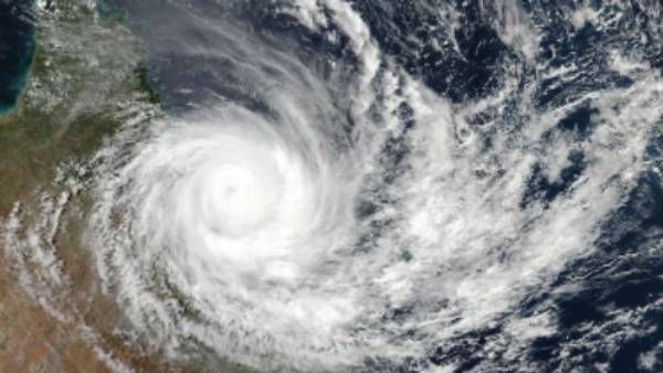 எங்கெங்கு மழை 