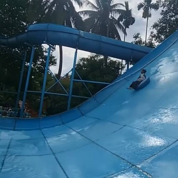 வாட்டர் ரைடில் ஜாலி 