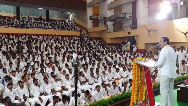 மன்மோகன் சிங், பான் கி மூனிடம் பாராட்டு 