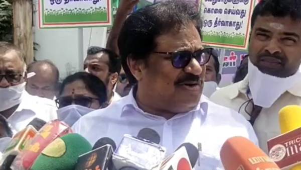  திருச்சியில் போராட்டம் 