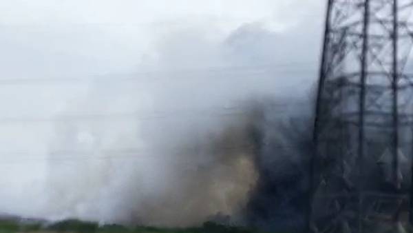 காட்டுத்தீயாக பரவிய நெருப்பு 