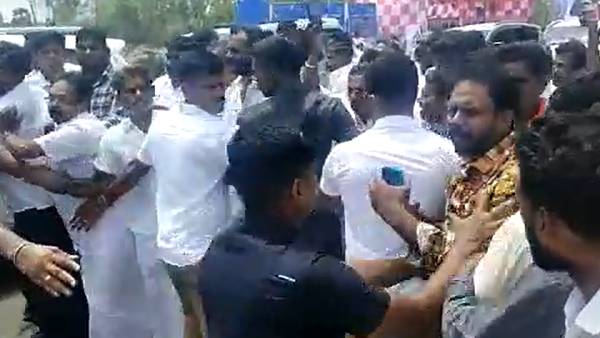 உள்ளூர் செய்தியாளர்கள் 