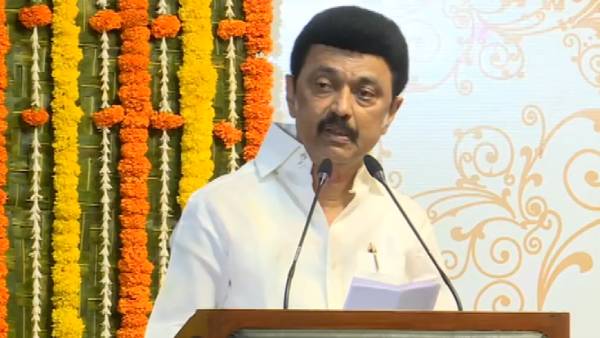  மனுக்களுடன் மக்கள் 