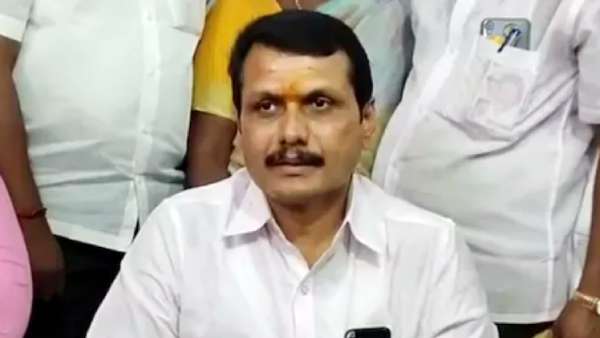 அதிகாரியிடம் பேசி