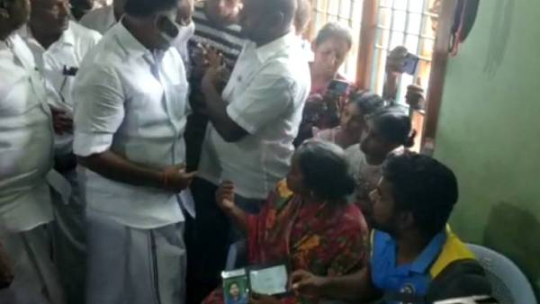 ஓ.பன்னீர் செல்வம் நிதியுதவி ஓ.பன்னீர் செல்வம் நிதியுதவி