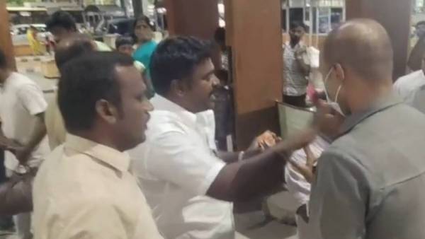 எஸ்பியிடம் புகார் 