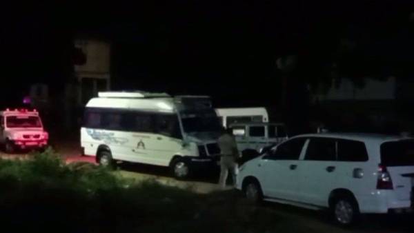 ஆபத்து நிலையில் 2 பேர் 