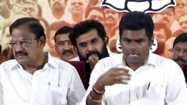 ஸ்டாலின் கற்றுக்கொள்ள வேண்டும் 