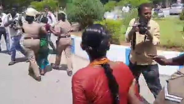 நில அபகரிப்பு புகார் 