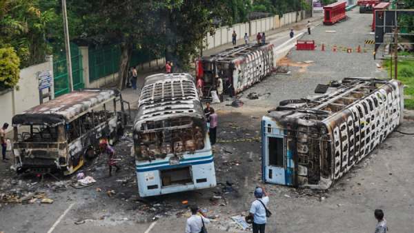 கட்டுக்கடங்காத சூழல் கட்டுக்கடங்காத சூழல்