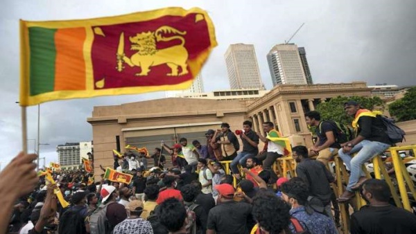 கைது செய்ய வலியுறுத்தல் 