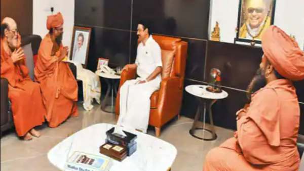  பல்லக்கு தூக்குவது