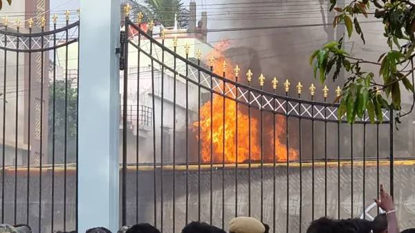  திடீர் வன்முறை