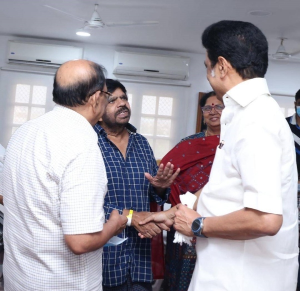 வெளிநாட்டுக்கு அழைத்துச் செல்ல 