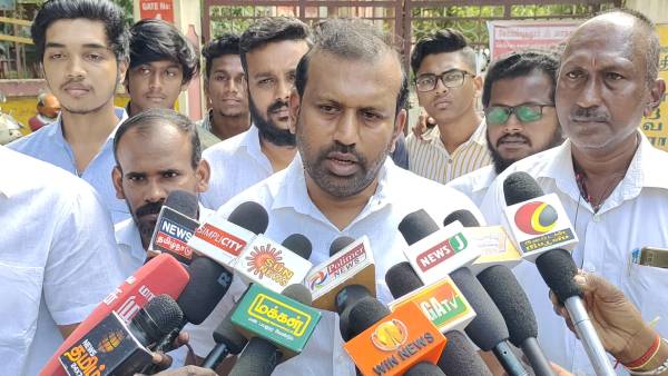 வழக்கறிஞர்கள் குற்றச்சாட்டு வழக்கறிஞர்கள் குற்றச்சாட்டு