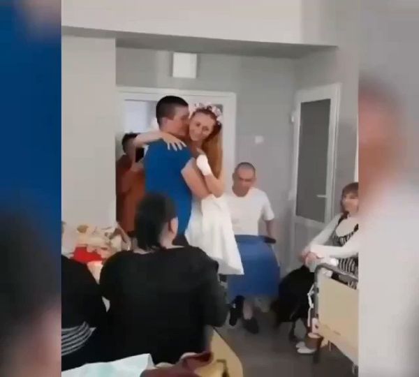  கண்ணிவெடியில் மிதித்த காதலி 