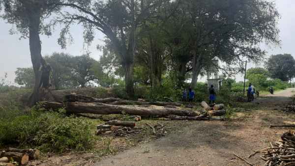 வீடுகளுக்குள் தண்ணீர் புகுந்தது வீடுகளுக்குள் தண்ணீர் புகுந்தது