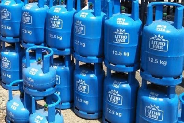 கேஸ் சிலிண்டர்கள் பதுக்கல் 