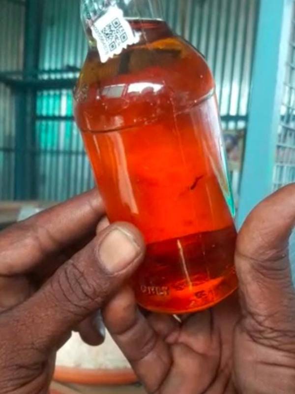 கடும் வாக்குவாதம் கடும் வாக்குவாதம்