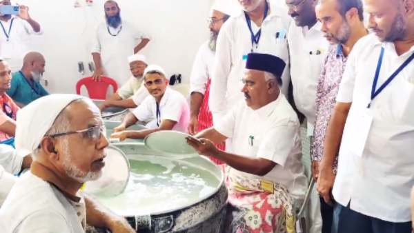 பாத்திரம் கழுவினார் 