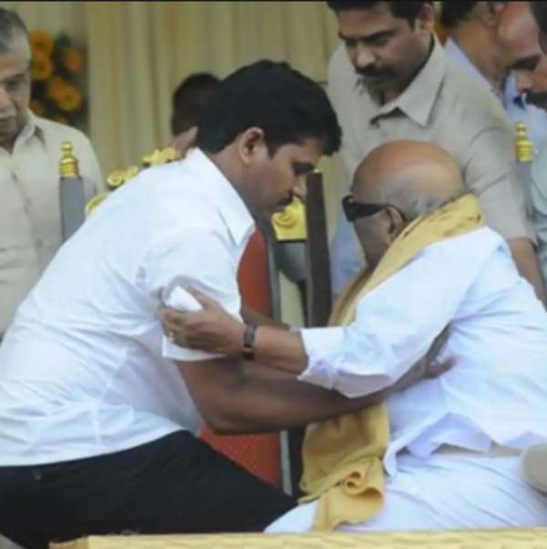  முறுக்கு சாப்பிடுவார் 