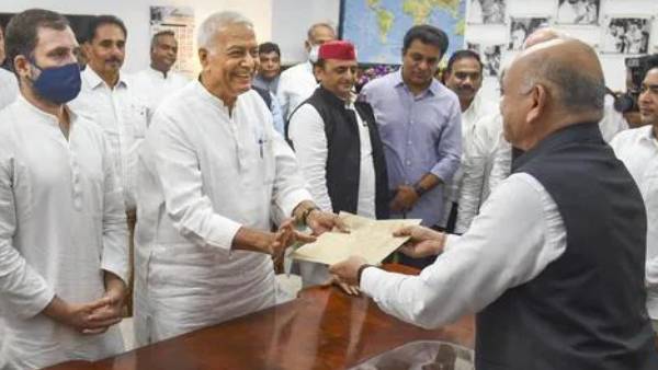  எதிர்க்கட்சிகள் ஆலோசனை 