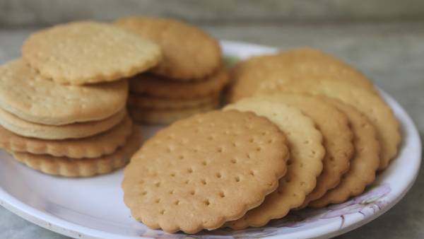 People earning less than 25 thousand facing problems due to inflation in India